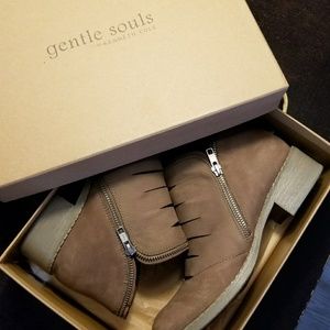 Leather Bootie with Zippers